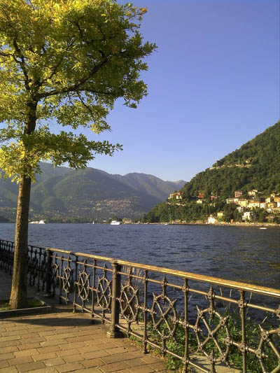 Passeggiata lungolago Como